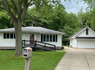 418 W 75th Pl, Merrillville, IN 46410