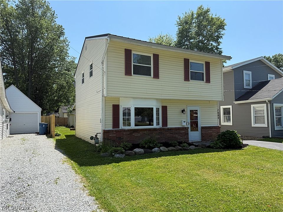 1st image of 7682 Pinehurst Dr