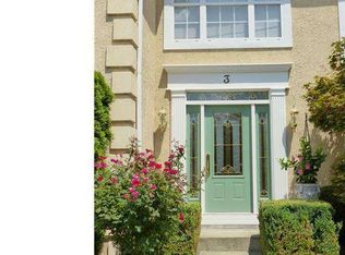 3 Pavilion Rd, Voorhees, NJ 08043