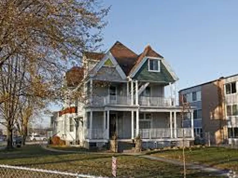 410 W Forest Ave — Photo 1