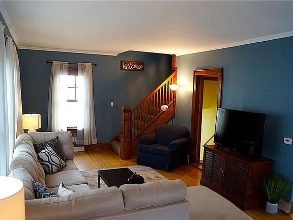 5th image of 373 Bennett St