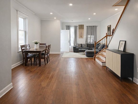 2nd image of 48 Danforth Ave