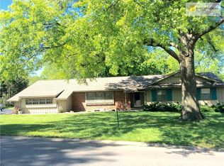 11925 E Mar Bec Trl, Independence, MO 64052