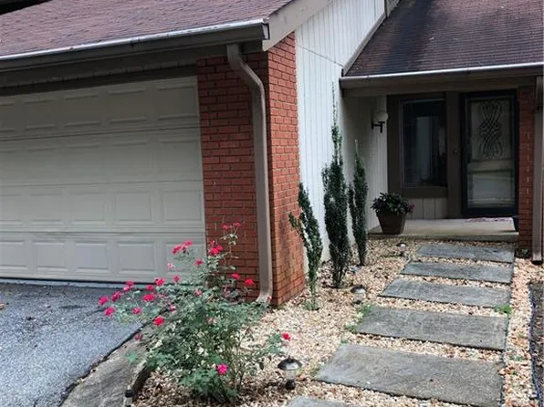 883 Disney Ct, Stone Mountain, GA 30088