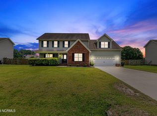 307 Trappers Rd, Hubert, NC 28539