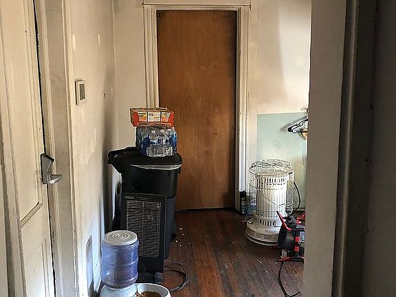 3rd image of 6220 S Wolcott Ave