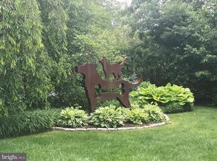 6510 Walters Woods Dr, Falls Church, VA 22044