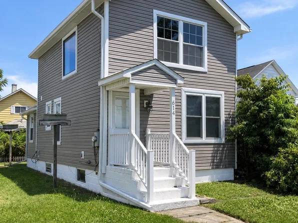 614 Warren St, Peckville, PA 18452