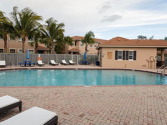 3rd image of 209 Las Brisas Cir
