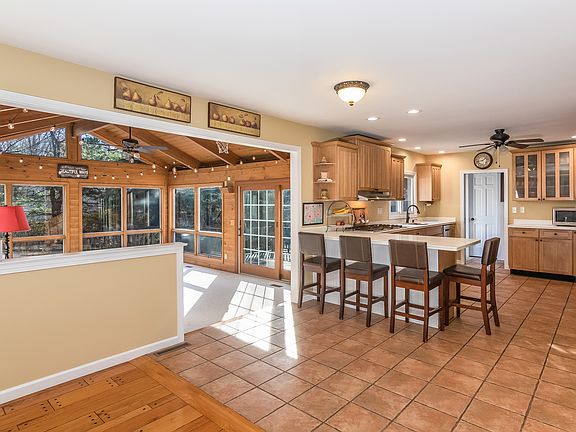 22 Williamsburg Circle