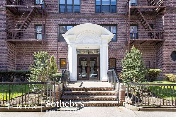 Rented by Terrace Sotheby's International Realty | media 10