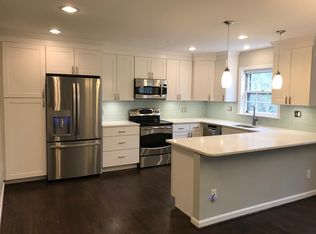 9247 Bailey Ln, Fairfax, VA 22031