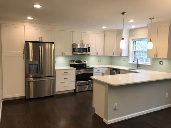 9247 Bailey Ln, Fairfax, VA 22031