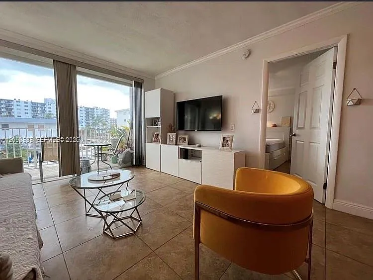 Sunny Shores Condo — Photo 4