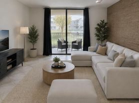 2820 Tennis Club Dr