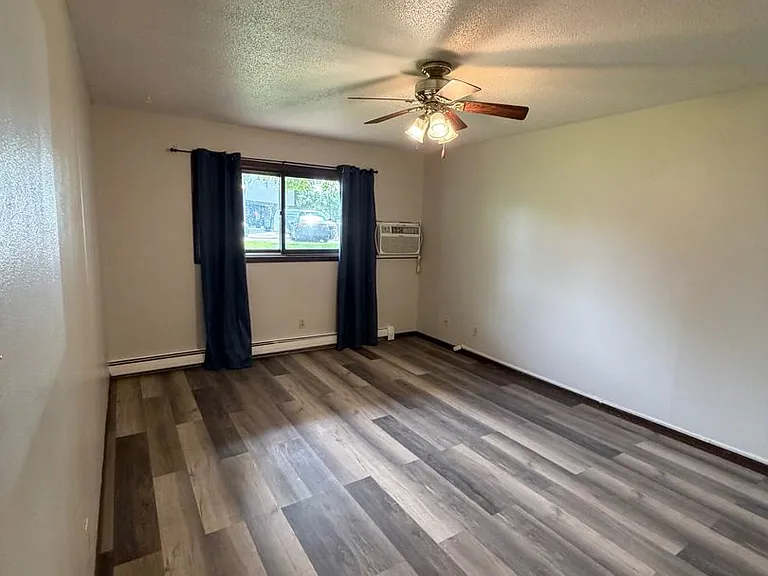 910 2nd Ave SW — Photo 5