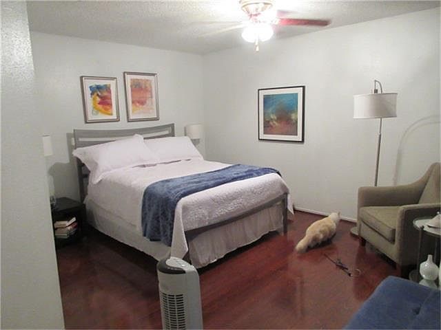 1st image of 2703 Oakdale Ct