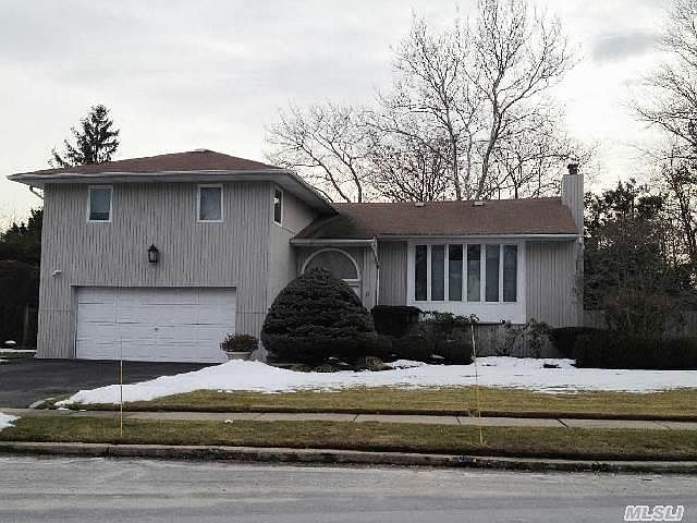 1st image of 8 Glenn Dr