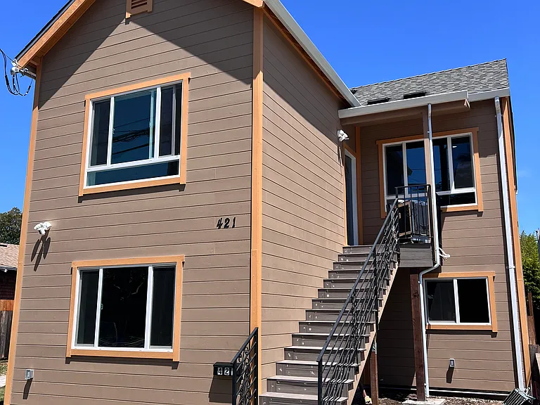421 Central Ave — Photo 1
