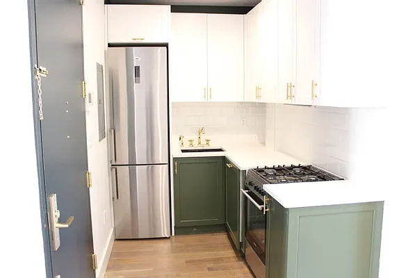 Rented by EXR | media 4