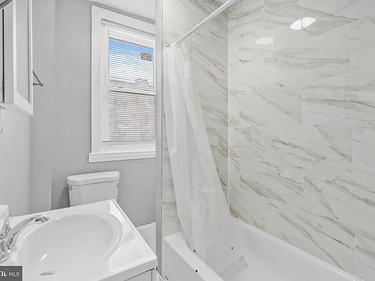 510 E Willard St — Photo 10