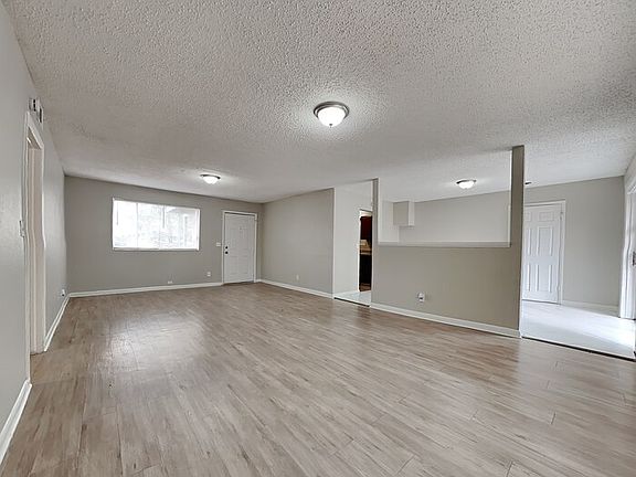 4th image of 6715 Lucente Dr