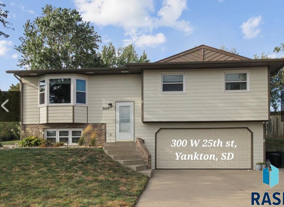 1st image of 300 W 25th St