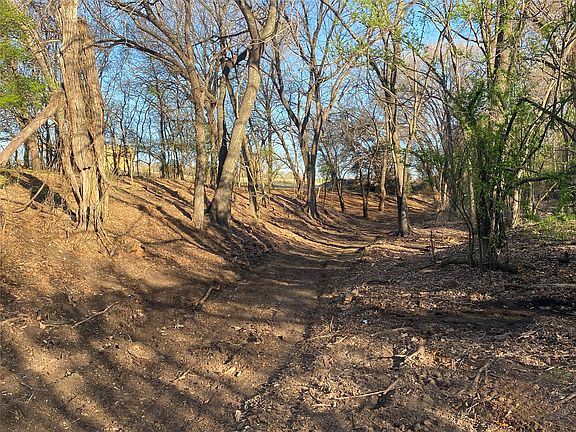 2nd image of 1032 Rays Way