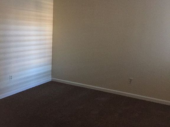 4th image of 1065 E Washington Ave #L