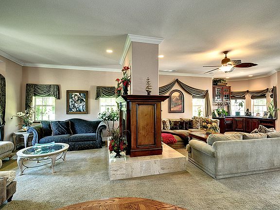 2nd image of 2351 Applewood Ln