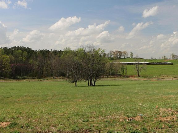 2nd image of 1101 County Road 461