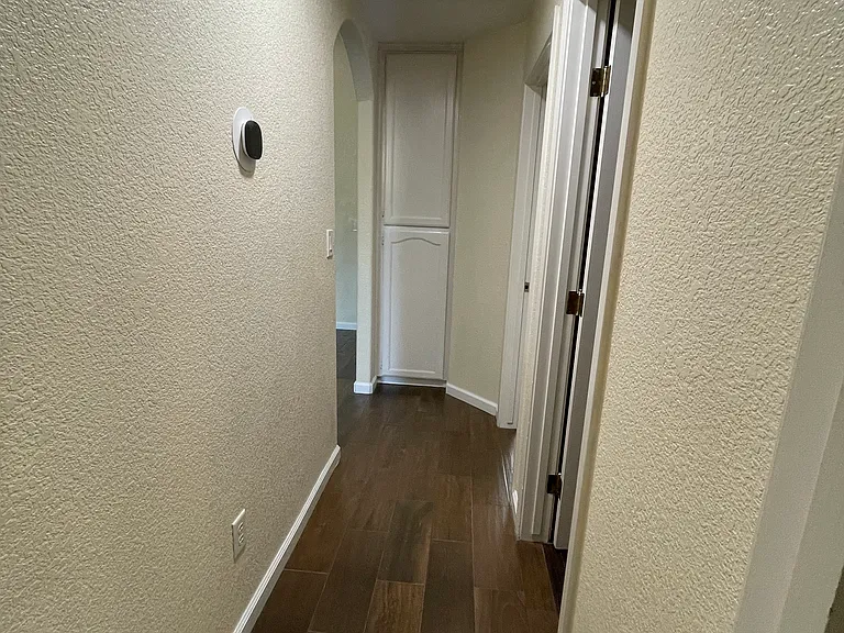 1915 Hatch Ave — Photo 32