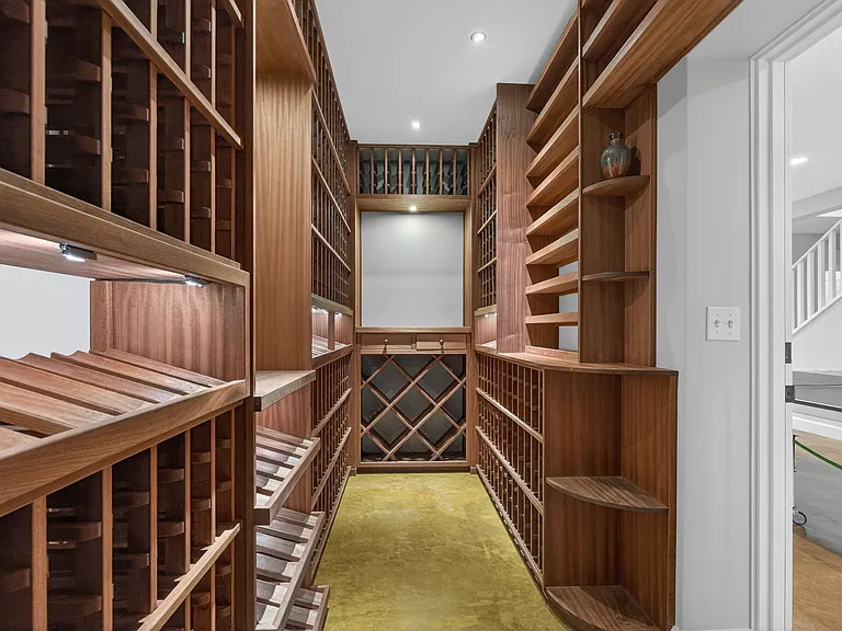 2028 NE Alameda Dr — Photo 39