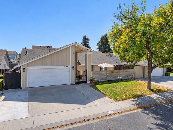 2nd image of 2700 Mill Oak Dr