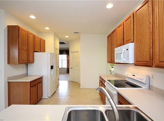 3rd image of 16939 Colony Lakes Blvd