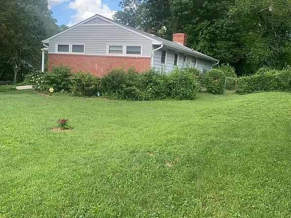 1400 Gracewood Dr, Greensboro, NC 27408