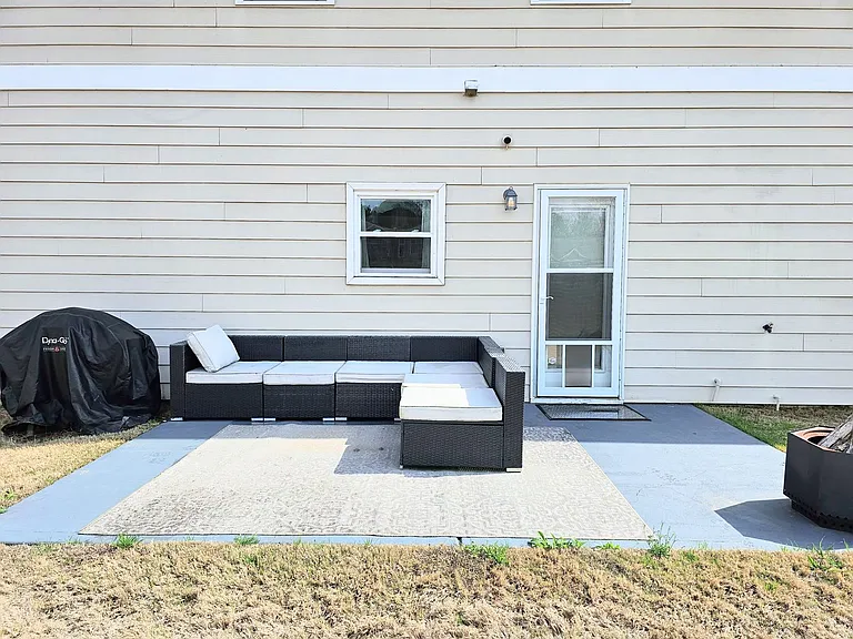821 Westmoreland Cir NW — Photo 38