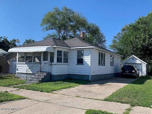 1st image of 1070 E Laketon Ave