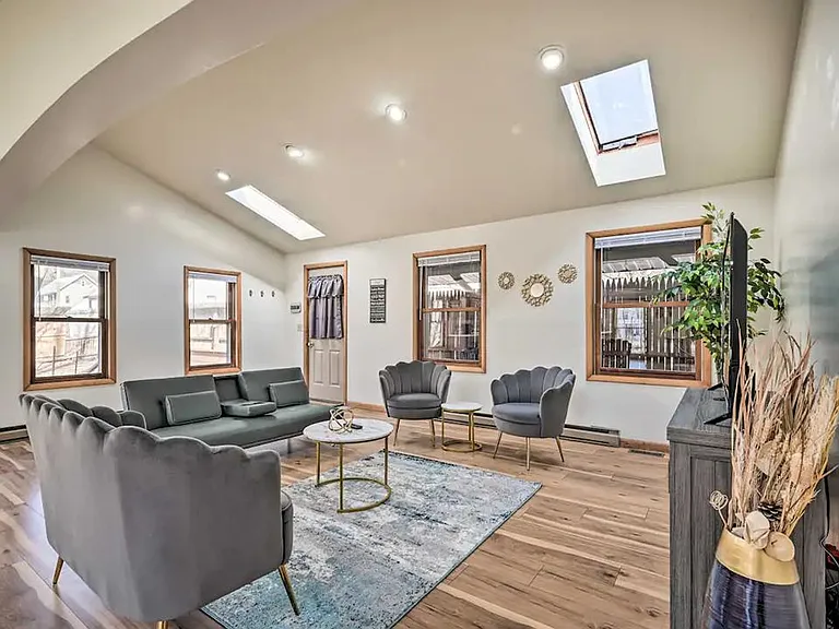 705 Morris Ave — Photo 5