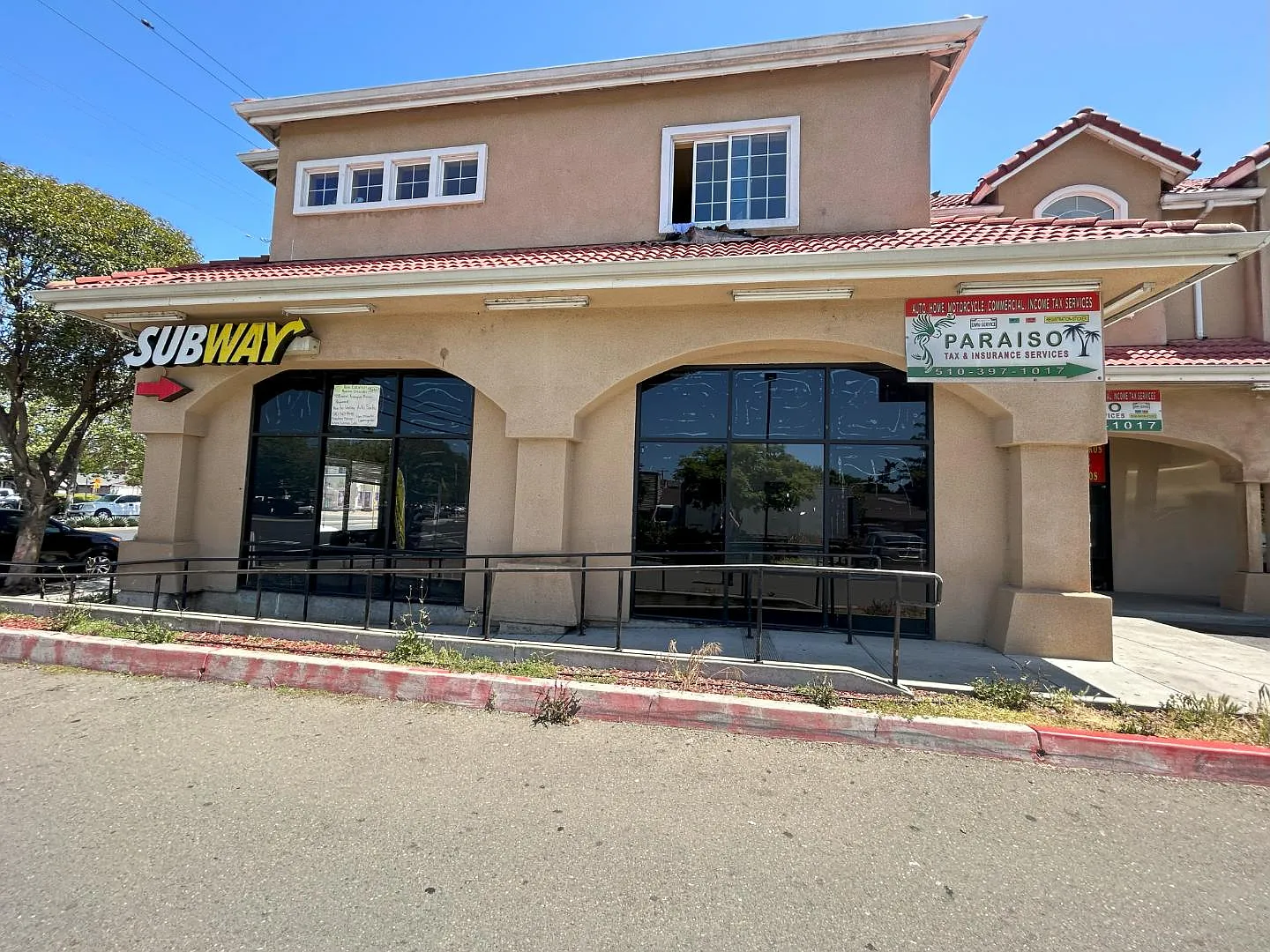520 W Tennyson Rd - Vacant — Photo 2