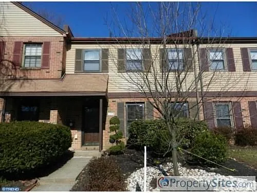 179 Eaton Ct photo 1