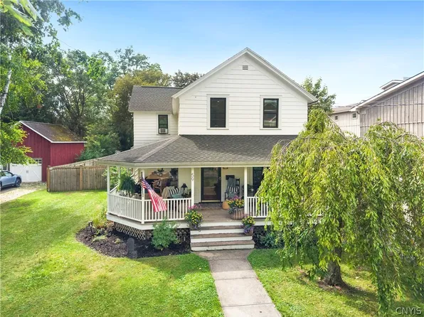 59 Fennell St, Skaneateles, NY 13152