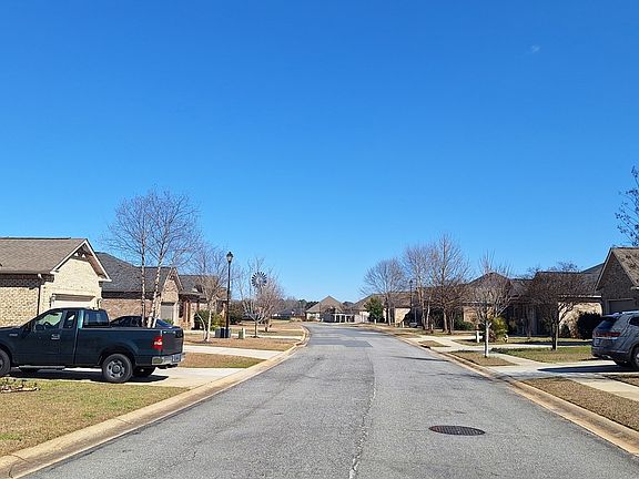 5th image of 114 Barnyard Way