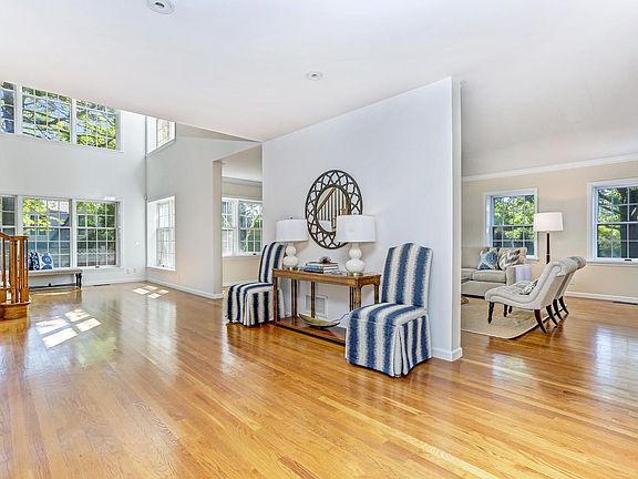 11 Palmer Ln Riverside CT-large-026-20-021-1498x1000-72dpi.jpg