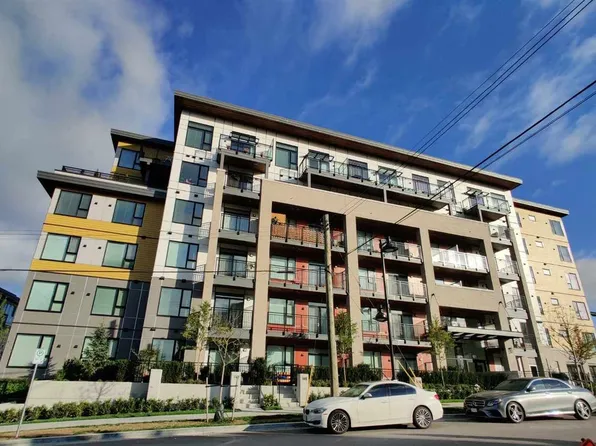 621 Regan Ave #301, Coquitlam, BC V3J 0K1