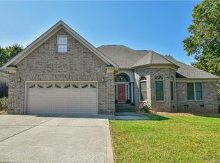 1277 White Pond Dr, Gastonia, NC 28056