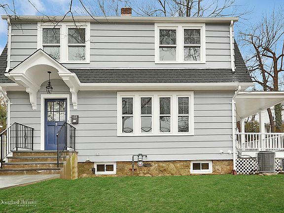 2nd image of 550 Ashford Ave