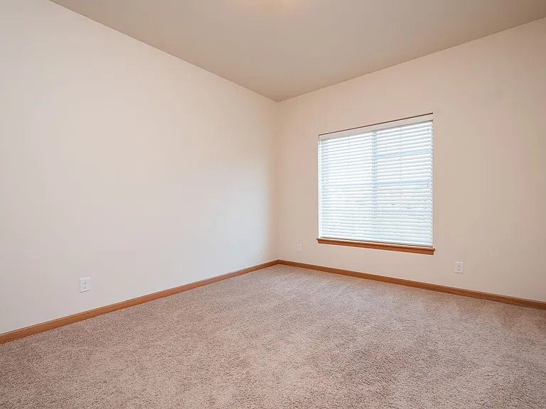 1680 Lincoln Dr — Photo 14