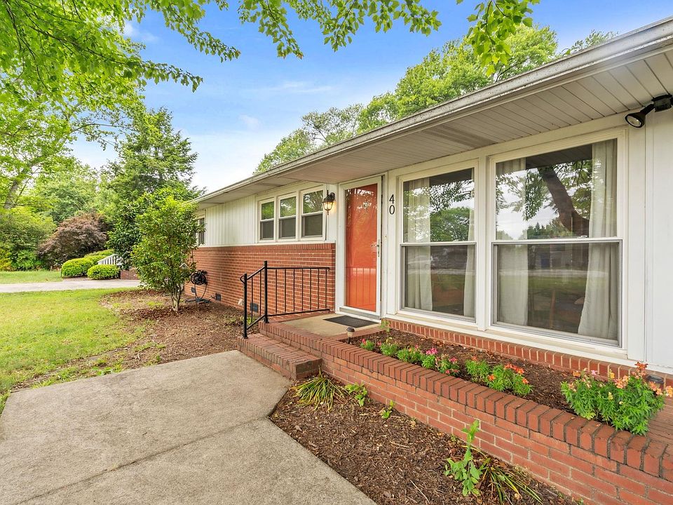 1st image of 40 N Garden Cir