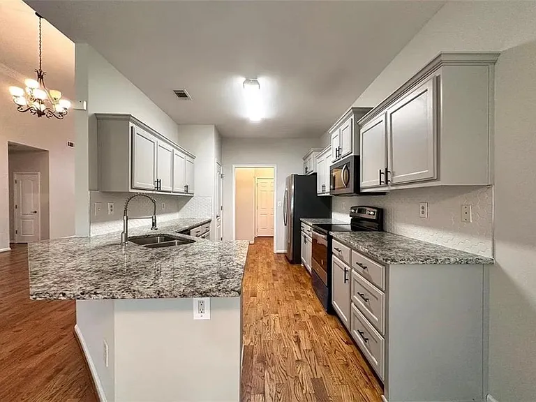 3516 Lori Ln — Photo 27